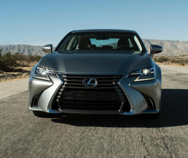 Новый Lexus GS 350 - настоящий гость из будущего