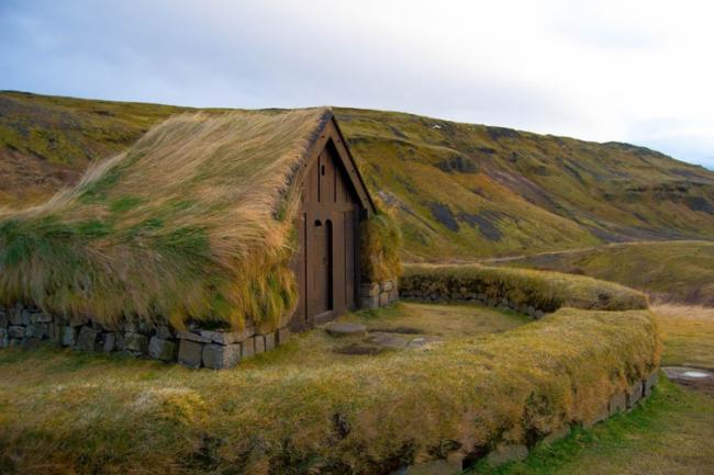 Сказочные скандинавские дома с зелеными крышами (ФОТО)