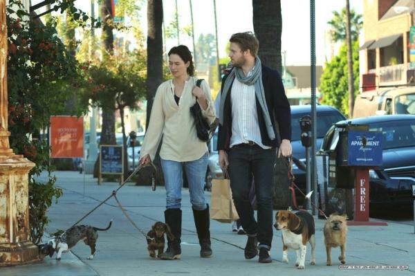 Каждому свой лютоволк: Актеры из "Игры престолов" показали своих питомцев (ФОТО)