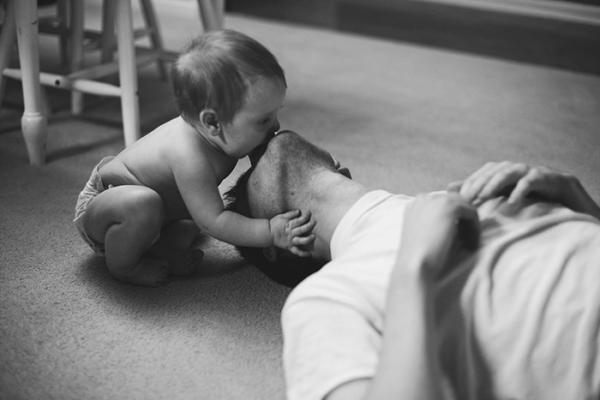 Как выглядит нежность. 10 снимков отцов и детей (ФОТО)