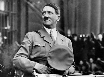 В Германии на аукционе продали штаны Гитлера