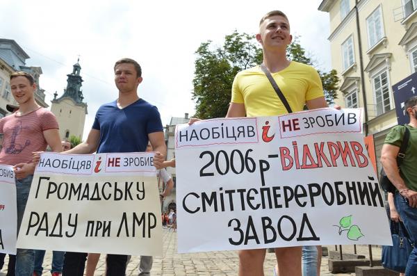Театр одного актера. Кто и почему посмеялся над Садовым (ФОТО)