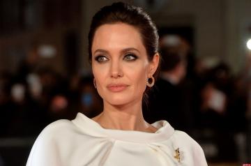 Анджелина Джоли намерена занять место в Палате лордов