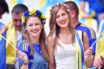 Ярко и спортивно: самые колоритные фанаты на Евро-2016 (ФОТО)