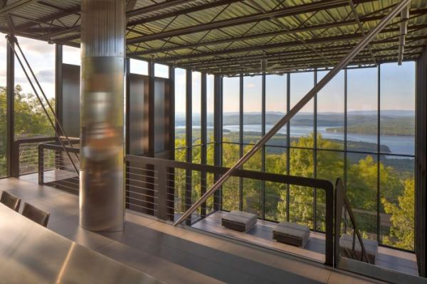 Потрясающий стеклянный дом посреди леса в США (ФОТО)