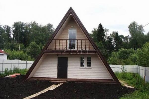 Дом-шалаш — оригинальная идея для дачи (ФОТО)