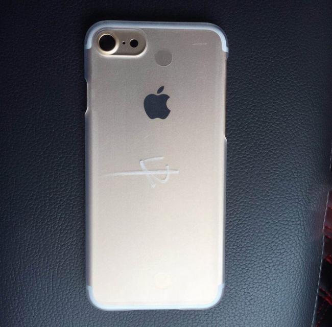 В Сети появились «живые» снимки iPhone 7 (ФОТО)