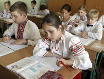 Украинских школьников обеспечат бесплатными учебниками