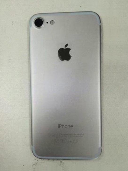 В Сети появились новые снимки iPhone 7 в цвете Space Gray (ФОТО)