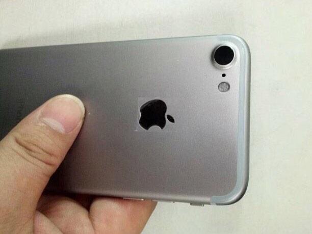 В Сети появились новые снимки iPhone 7 в цвете Space Gray (ФОТО)