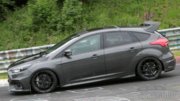 Ford тестирует самый горячий хетч в мире (ФОТО)