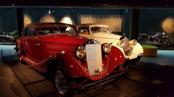 В Риге открылся крупнейший музей истории авто (ФОТО)