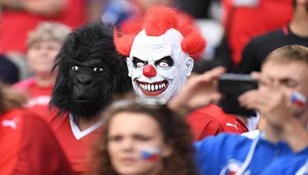 ТОП-10 самых странных фанатов на Евро-2016 (ФОТО)