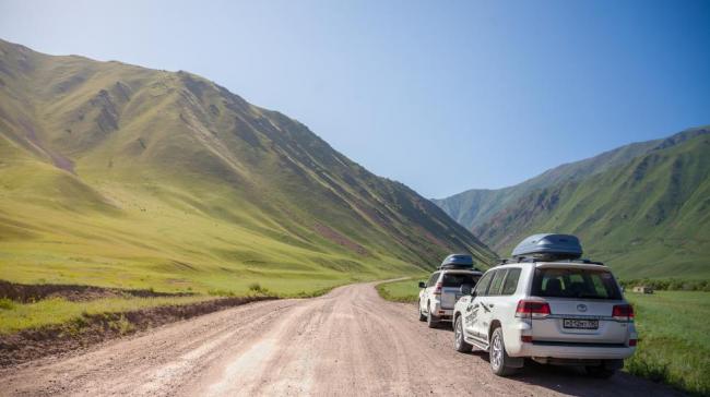 Легендарные Toyota Land Cruiser прошли испытание Эверестом (ФОТО)