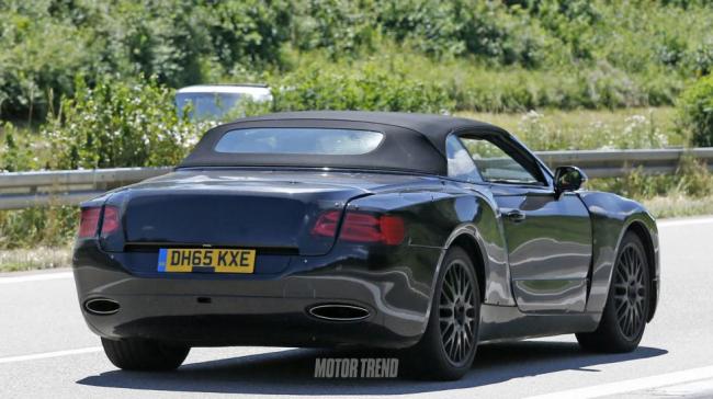 В Сети появились снимки тестовой Bentley Continental GTC 2018 (ФОТО)
