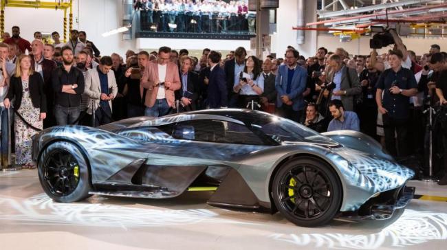 Aston Martin представил новый гиперкар AM-RB 001 (ФОТО)