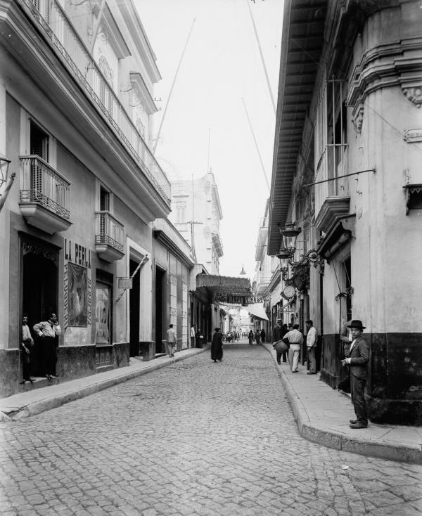 100 лет одиночества: архивные снимки Гаваны (ФОТО) 100 лет одиночества: архивные снимки Гаваны (ФОТО)