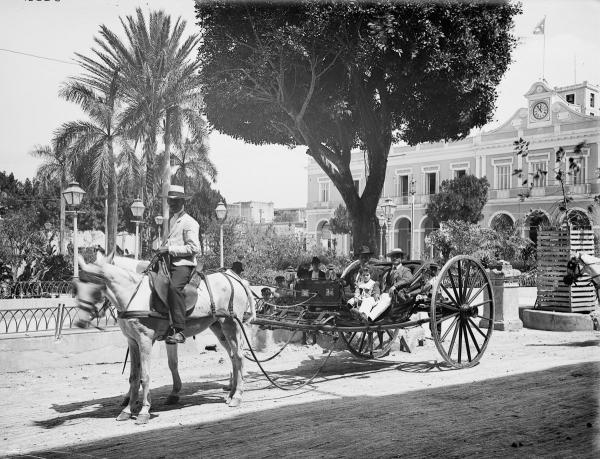 100 лет одиночества: архивные снимки Гаваны (ФОТО) 100 лет одиночества: архивные снимки Гаваны (ФОТО)