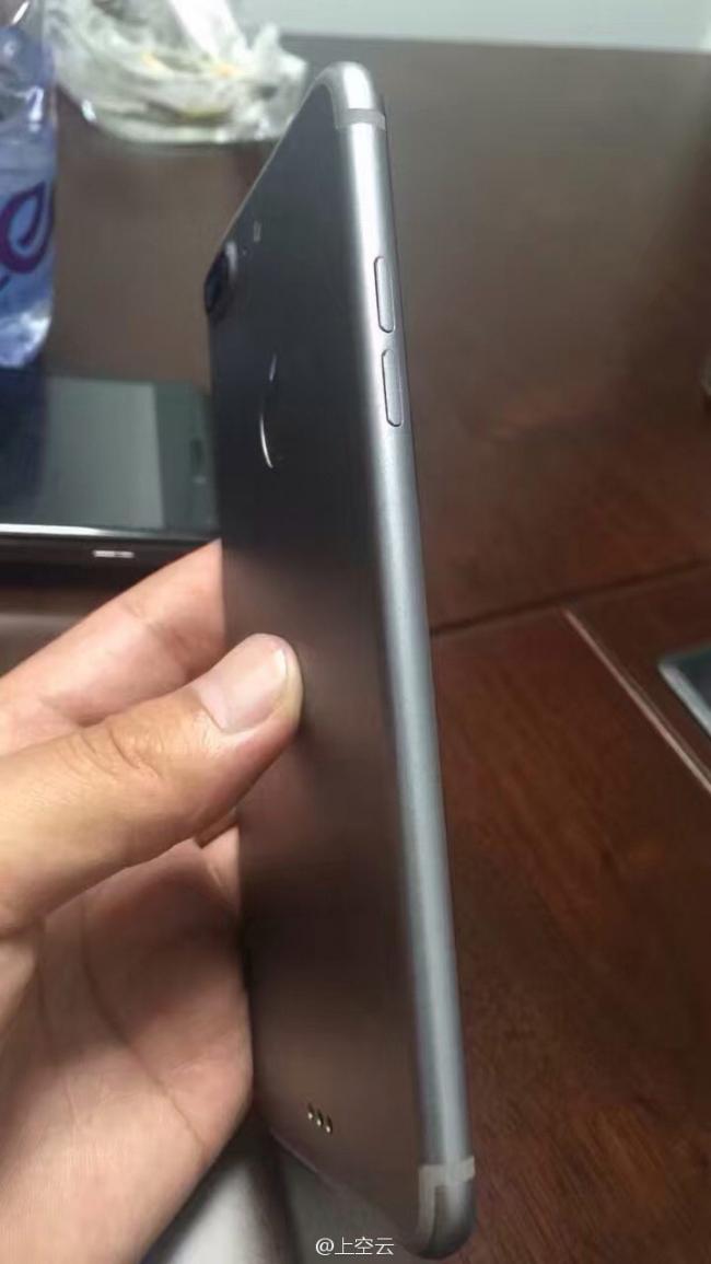 В Сети появились «живые» снимки iPhone 7 Plus (ФОТО)