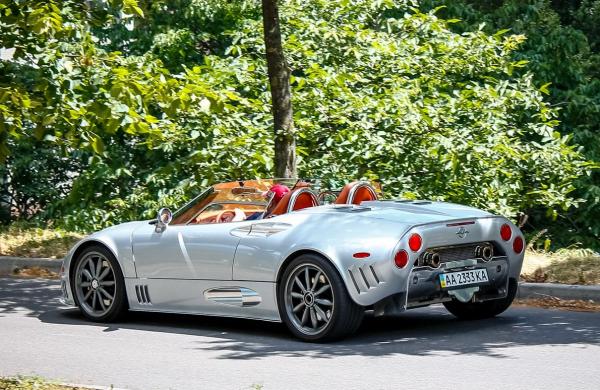На украинских дорогах был замечен очередной эксклюзивный автомобиль (ФОТО)
