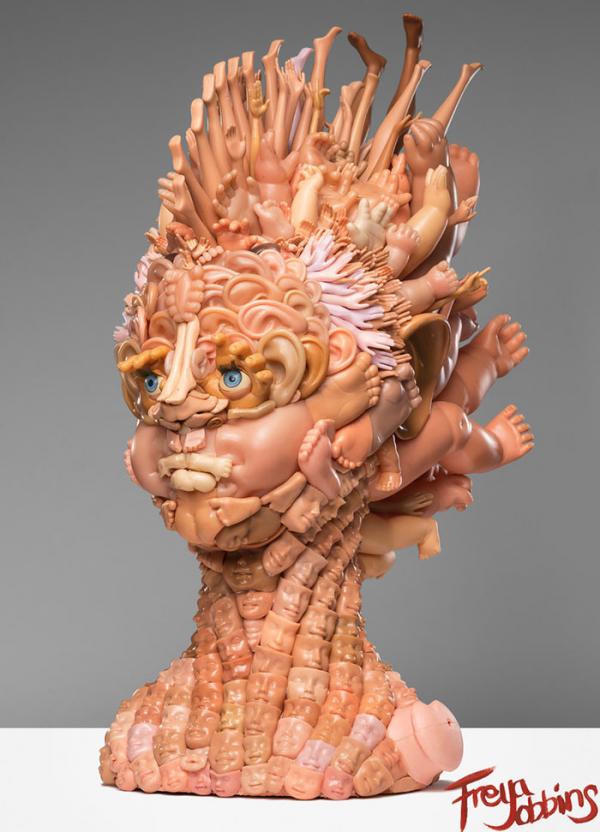 Это вам не игрушки: скульптор создает человекоподобные фигуры из старых кукол (ФОТО)