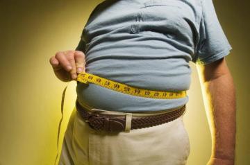 Ученые: мужчины с ожирением и избыточным весом доживают до 70 лет реже, чем женщины
