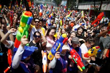 Целый день безудержного веселья: один из самых позитивных фестивалей Южной Кореи (ФОТО)