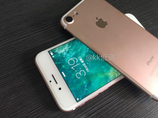 В Сети появились снимки iPhone 7 с включенным экраном (ФОТО)