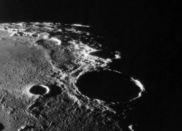 На Луне обнаружены следы столкновения с протопланетой (ФОТО)