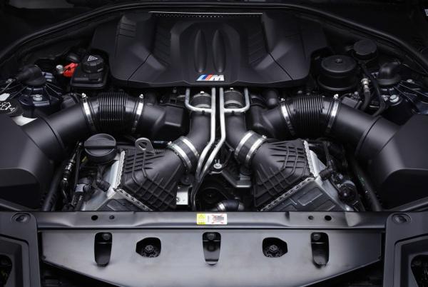 «Восьмерку» от BMW установят на Jaguar и Land Rover