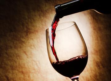 Всего один бокал вина в день повышает риск развития рака
