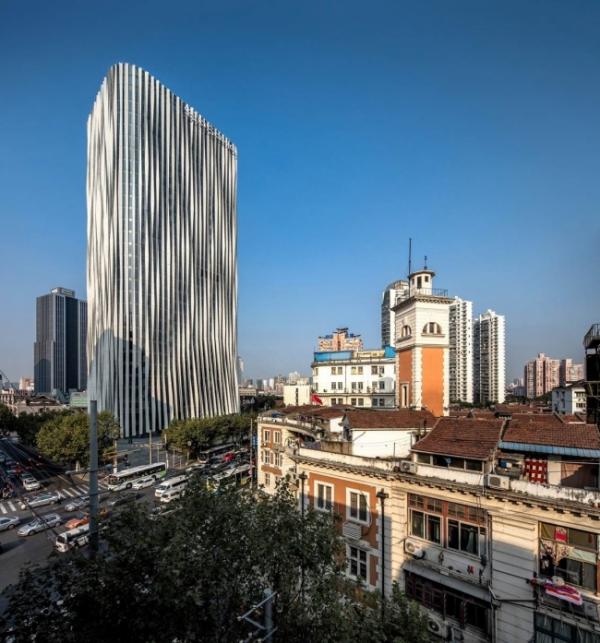 “Кокетливая юбчонка”: эффектное здание в центре Шанхая (ФОТО)
