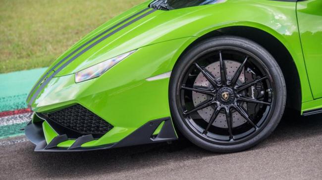 Lamborghini представила обновленную версию Huracan (ФОТО)