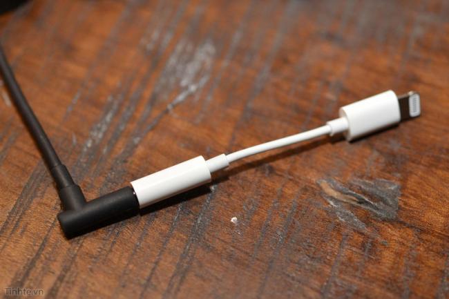 В комплект iPhone 7 будет входить переходник с Lightning на 3,5 мм (ФОТО)