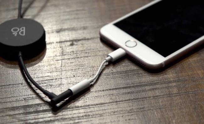 В комплект iPhone 7 будет входить переходник с Lightning на 3,5 мм (ФОТО)