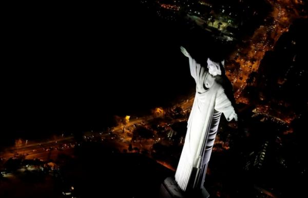 Красота по-бразильски: как выглядит столица летних Олимпийских игр-2016 ночью (ФОТО)