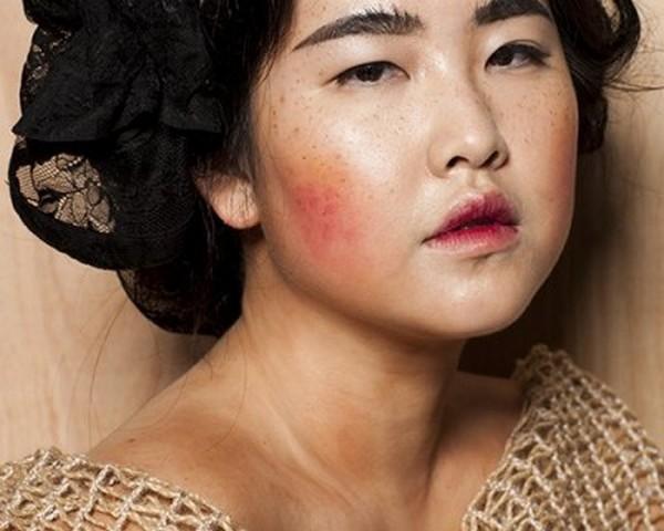 Кореянка меняет стандарты в мире красоты (ФОТО)