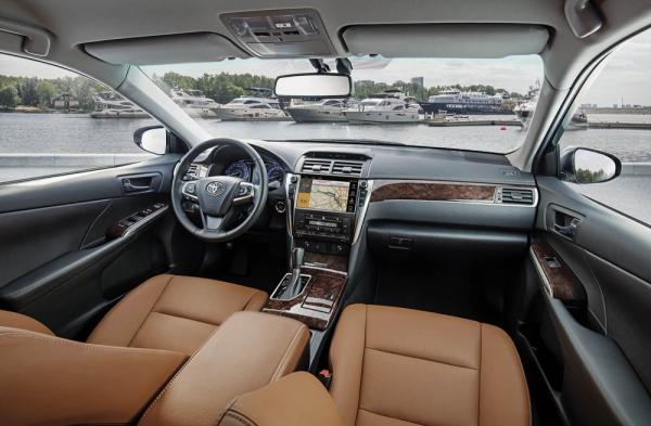 Toyota представила Camry в новой комплектации Exclusive (ФОТО)
