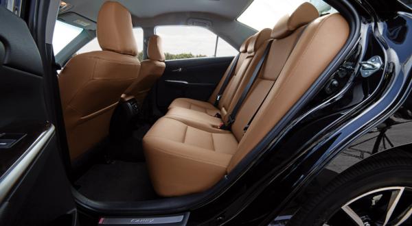 Toyota представила Camry в новой комплектации Exclusive (ФОТО)