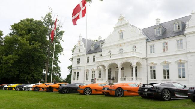 Редкое зрелище: большая концентрация Koenigsegg в одном месте (ФОТО)