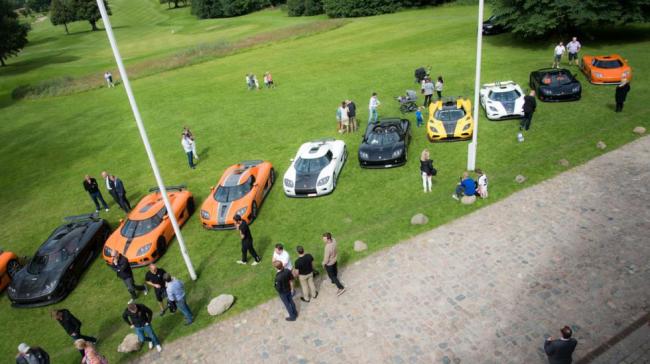 Редкое зрелище: большая концентрация Koenigsegg в одном месте (ФОТО)