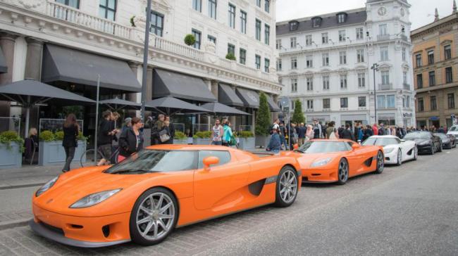 Редкое зрелище: большая концентрация Koenigsegg в одном месте (ФОТО)