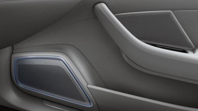 Porsche представила уникальную версию Panamera с аудиосистемой в 21 динамик (ФОТО)