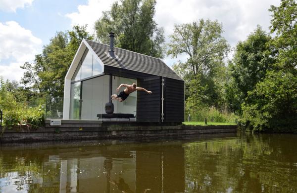 Дом, позволяющий прыгать в воду прямо из гостиной (ФОТО)