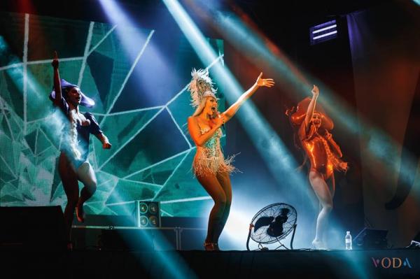 Оля Полякова вышла на сцену без каблуков (ФОТО)