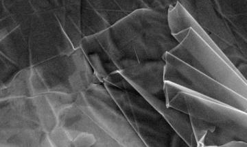 Создана новая графеновая супербатарея, способная заряжаться за считанные секунды