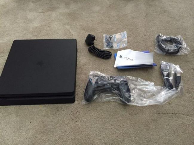 В Сети появились первые изображения PlayStation 4 Slim (ФОТО)