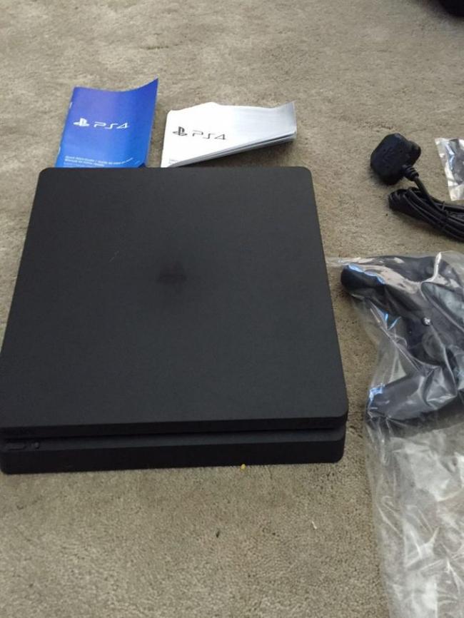 В Сети появились первые изображения PlayStation 4 Slim (ФОТО)