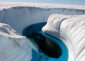 Ученые обеспокоены появлением таинственных озер в Антарктиде
