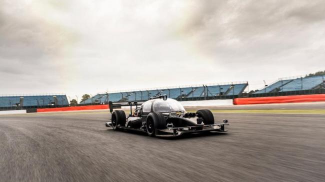 Организаторы Roborace показали первый гоночный беспилотник (ФОТО)